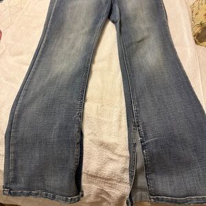 Wide leg jeans wigb split bottom!